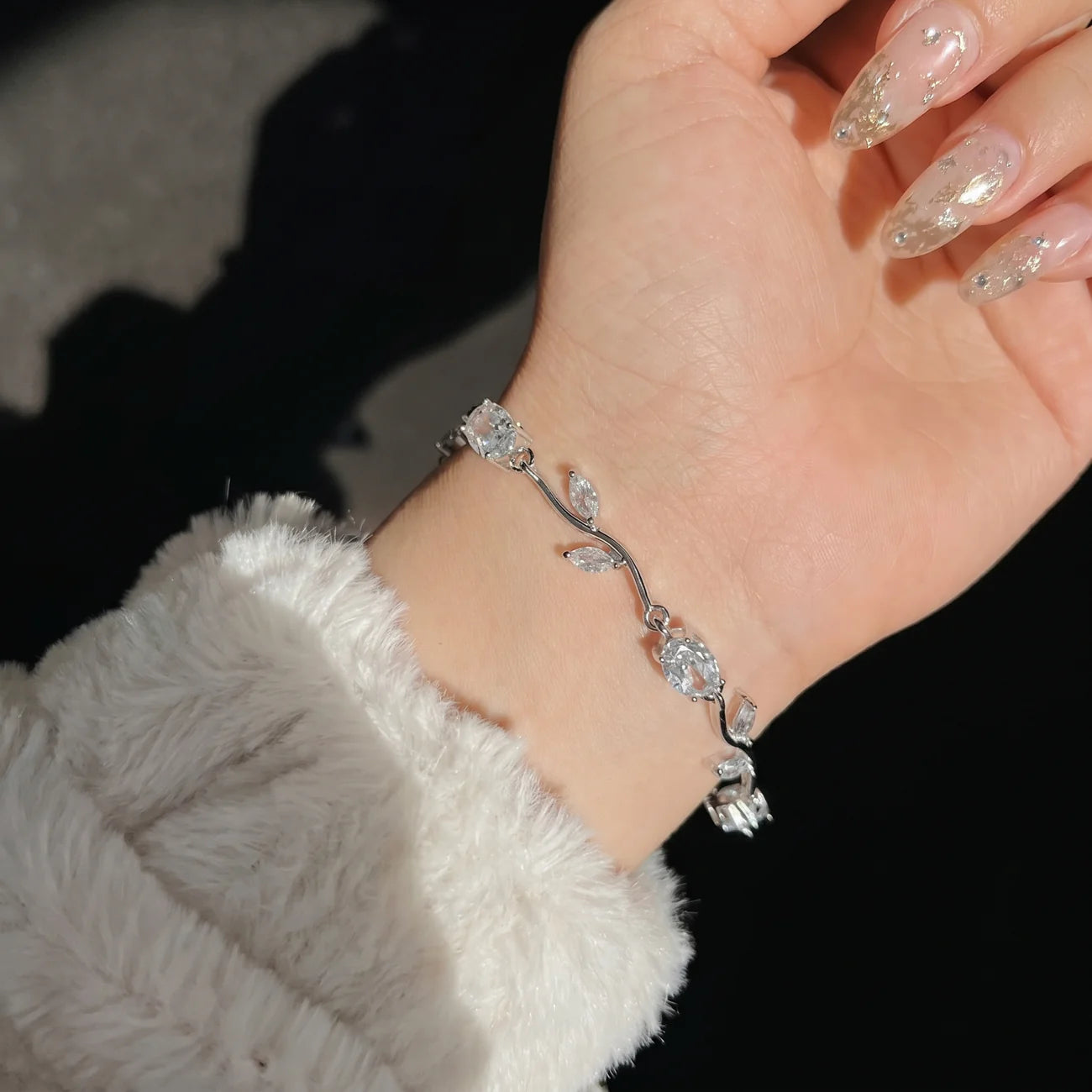 Luxuty Vine Tulip Bracelet
