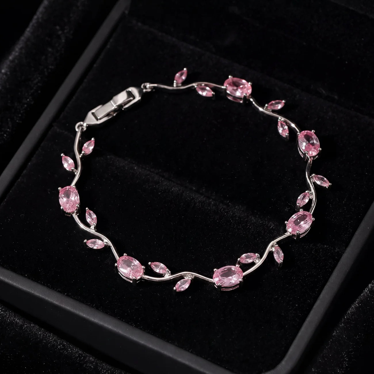 Luxuty Vine Tulip Bracelet